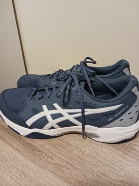 Asics GEL-Rocket 11 Volleyball Shoes - Navy & White